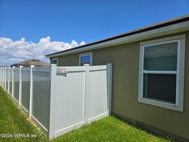 Building Photo - 2461 Oak Stream Dr