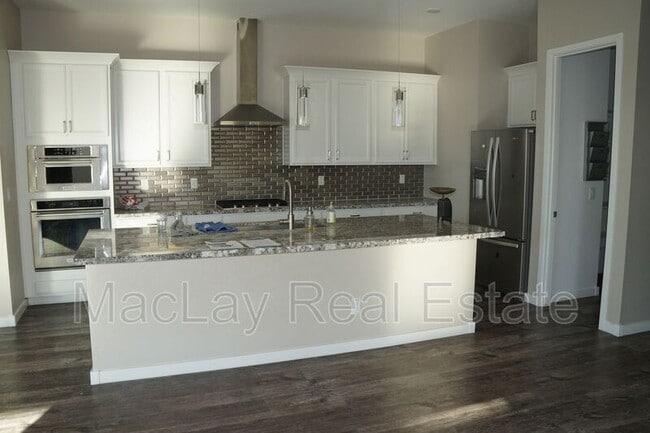 Building Photo - 1193 E Nolan Pl