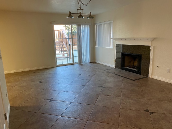 Building Photo - 1362 Avenida Arana