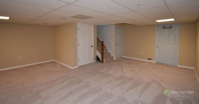 Building Photo - 290 Hampshire Dr
