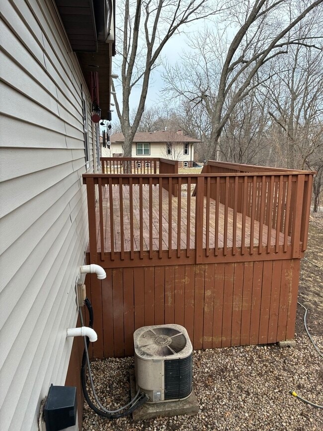 Building Photo - 127 Hickory Rd