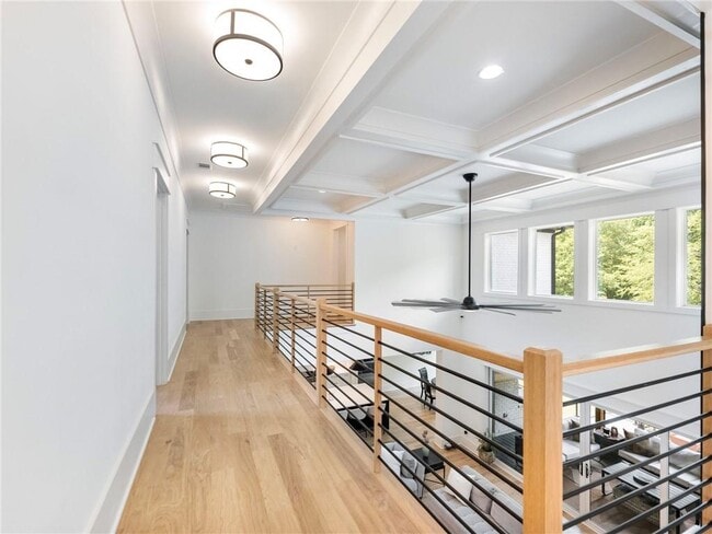 Building Photo - 566 Versailles Dr
