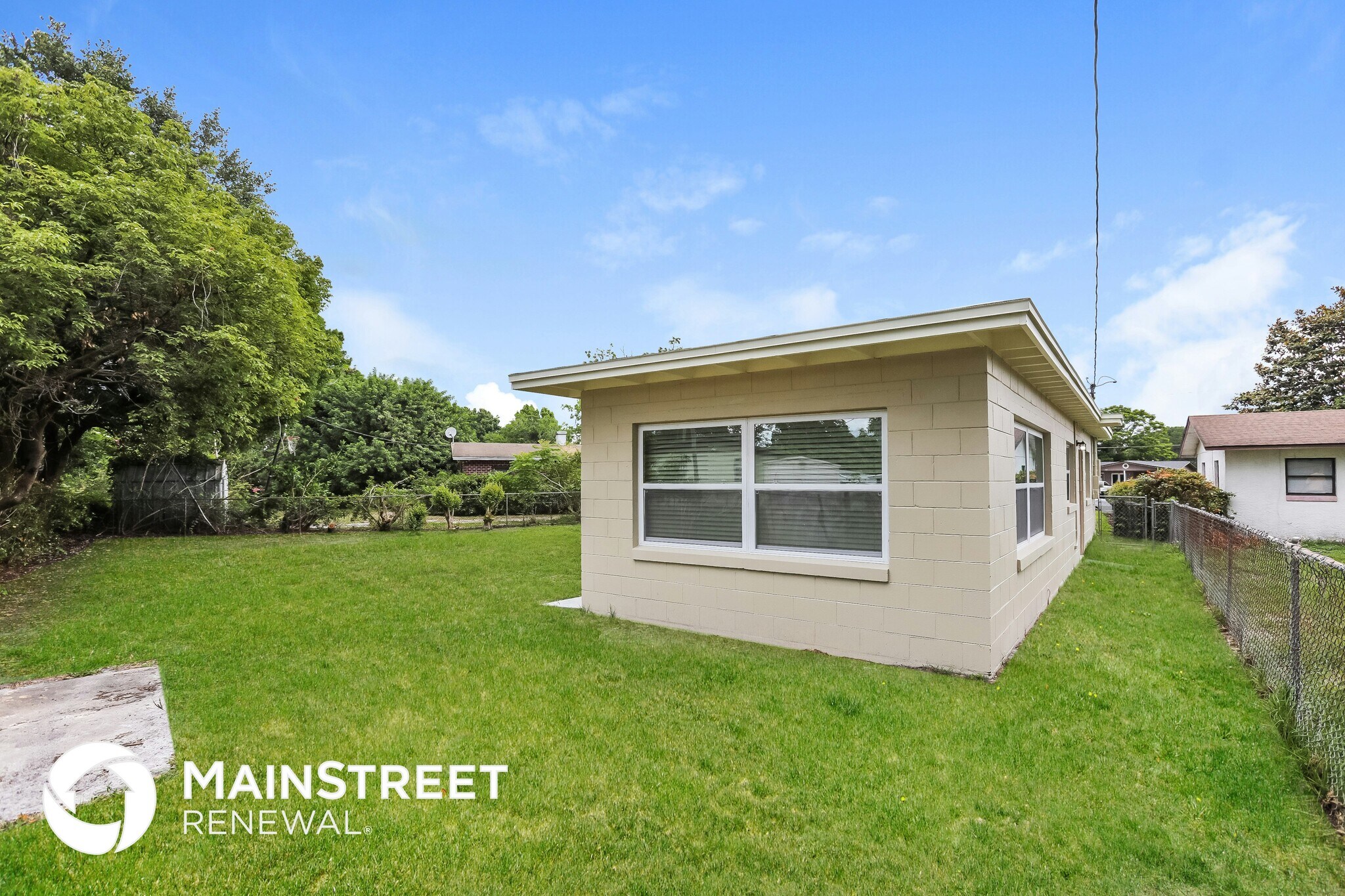 Building Photo - 470 Sunnyview Cir