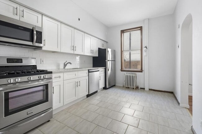 Building Photo - 49-51 Wallis Ave