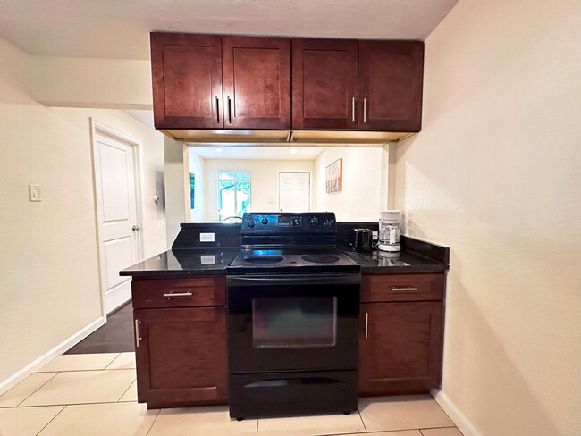 Building Photo - 1430 Pierce St