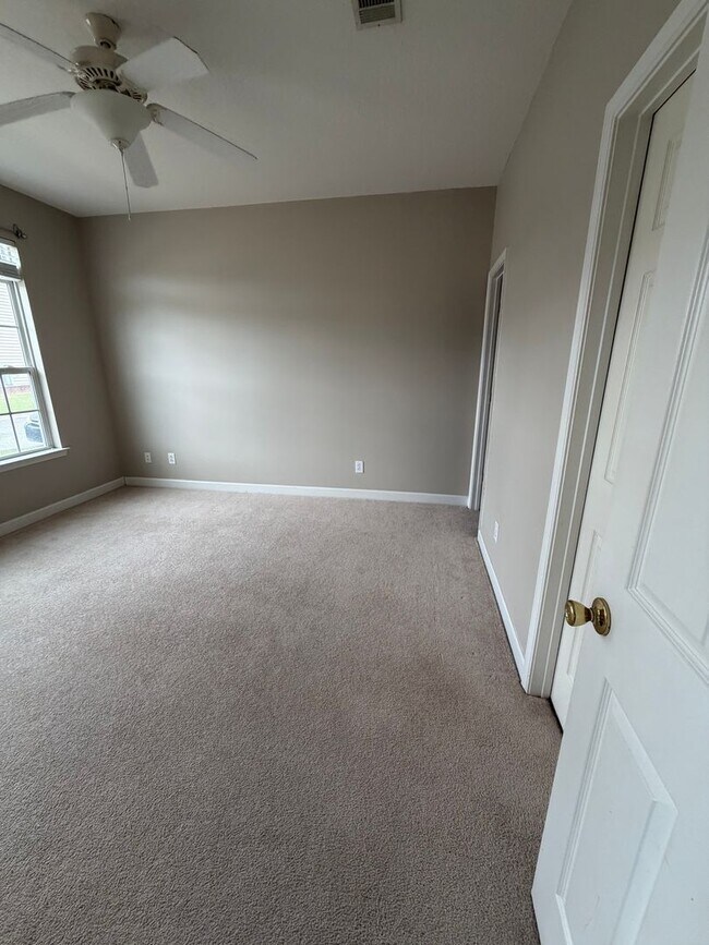 Building Photo - 410 Conley Dr