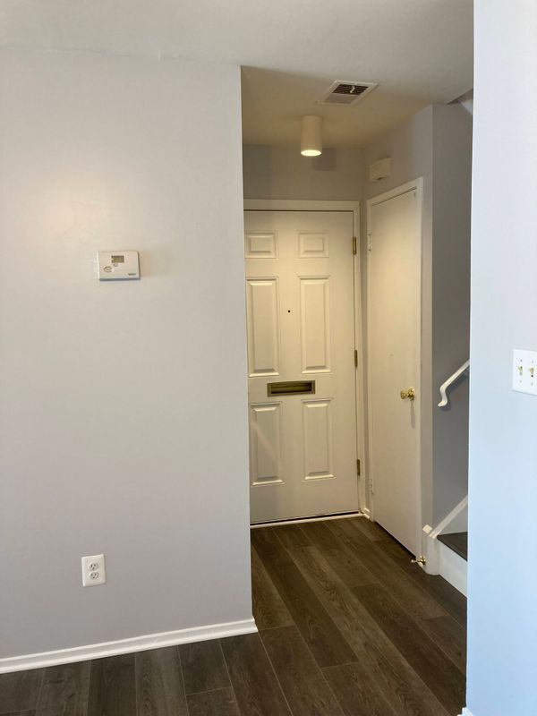 Building Photo - 10260 Ridgeline Dr