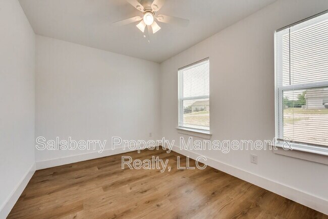 Building Photo - 168 Private Rd 2202