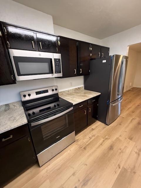 Building Photo - 735 E 7th Ave