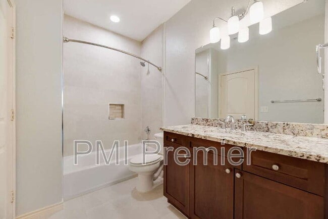 Building Photo - 321 Metropolitan Dr