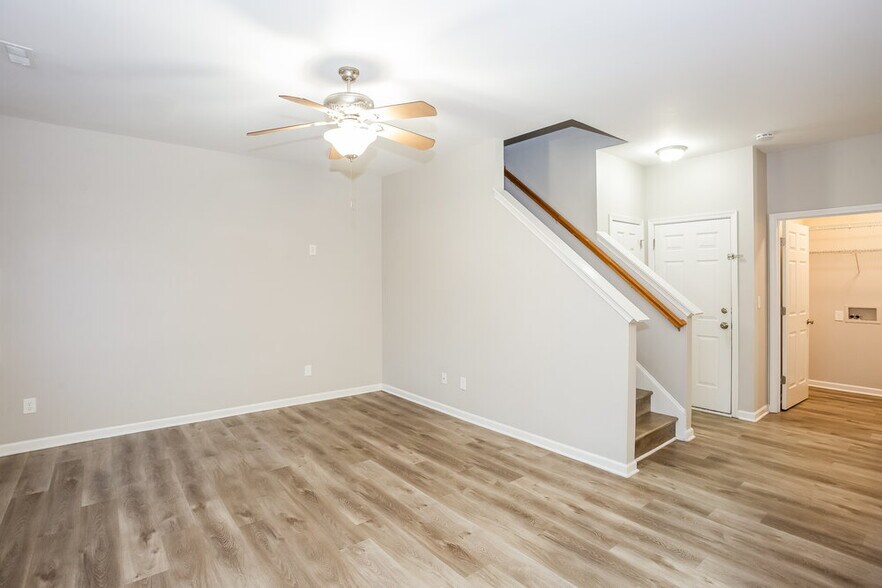 Building Photo - 4635 Abercromby St