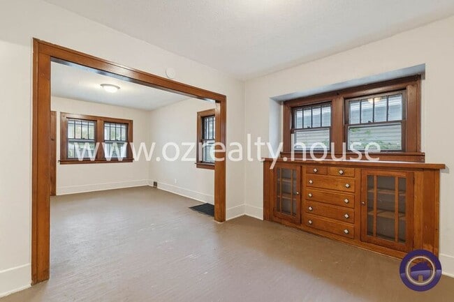 Building Photo - 1749 Berdan Ave