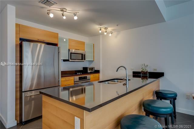 Building Photo - 3301 NE 1st Ave