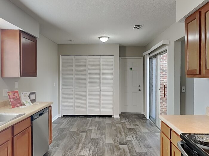 Building Photo - 595 Charles Carroll St