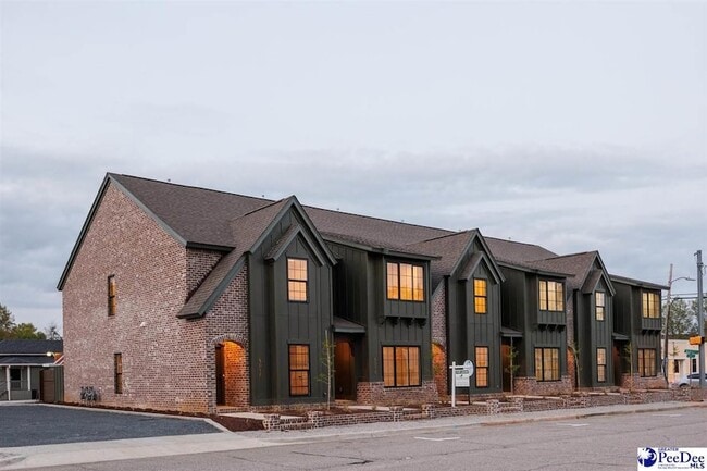 Building Photo - 501 W Cheves St