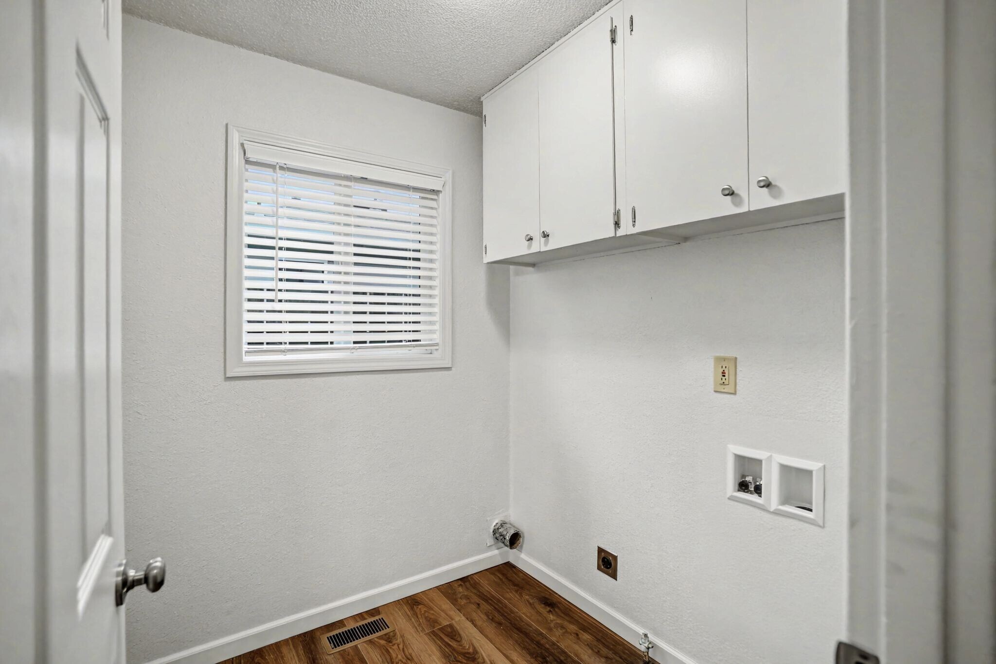 Building Photo - 4110 Coolidge Dr SE