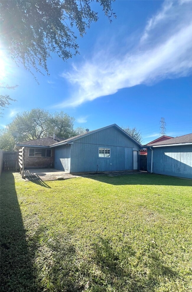 Building Photo - 10515 Sagewind Dr