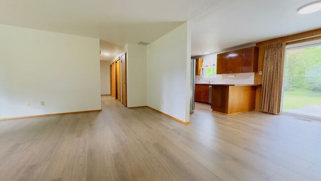 Building Photo - Air Conditioned 3 Bedroom Fully Fenced Yard in the Heart of Lacey - Available Now.