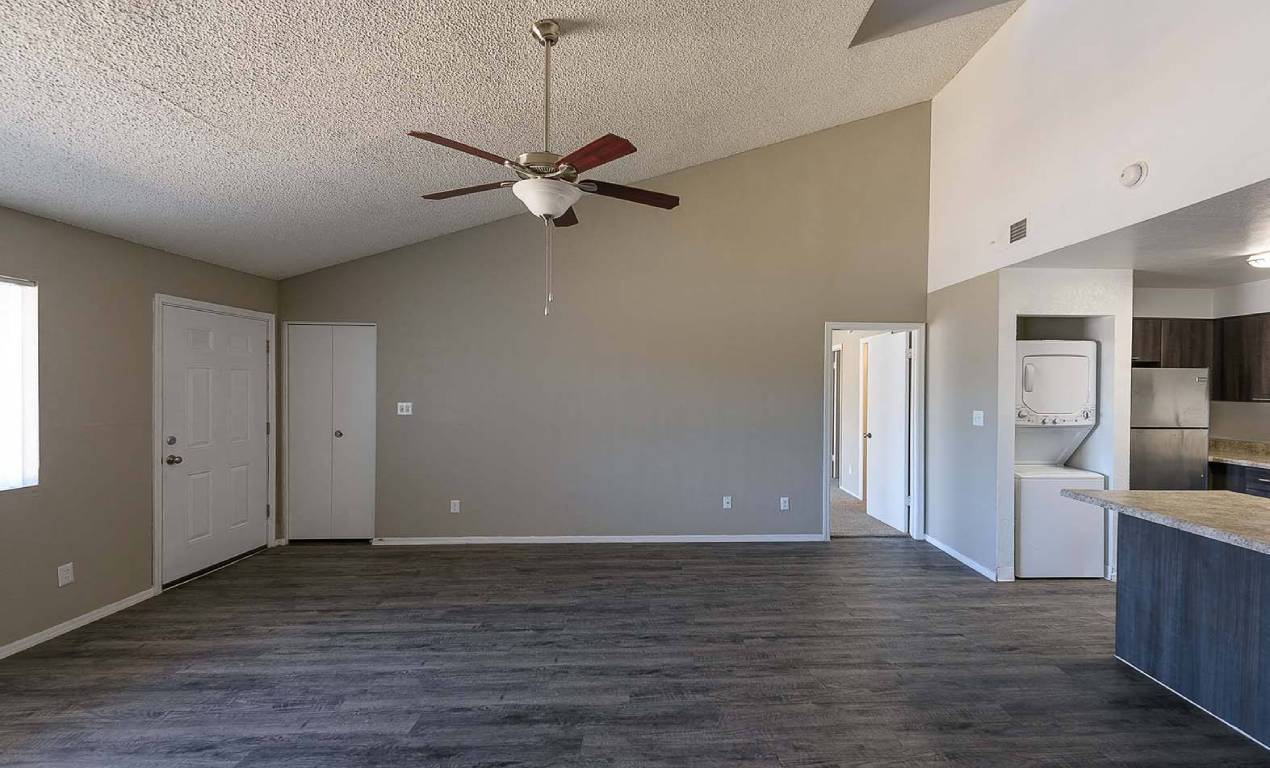 Building Photo - The Flats at Peoria