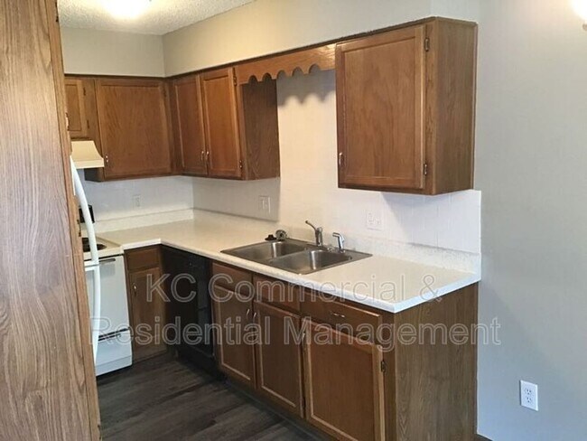 Building Photo - 211 W Main St