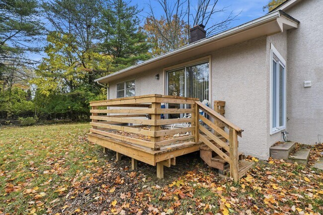 Building Photo - 4883 Stonehaven Dr