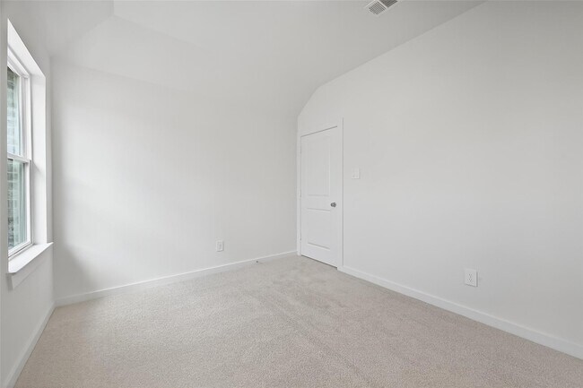 Building Photo - 3238 Kindred Wy