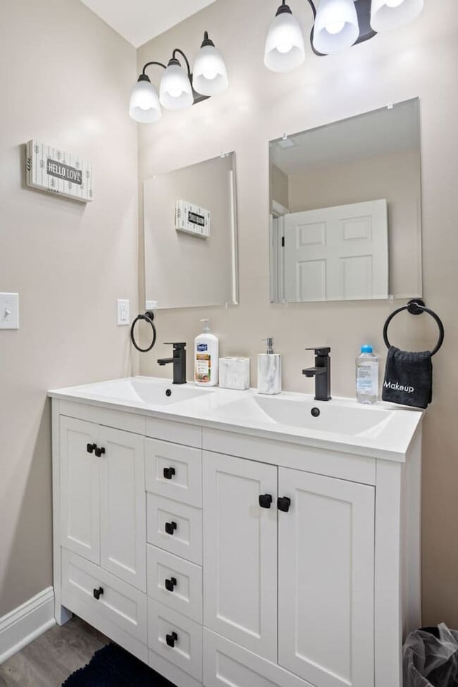 Building Photo - 1523 S East St