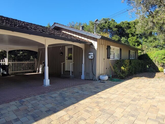 Building Photo - 25567 Willow Pond Ln