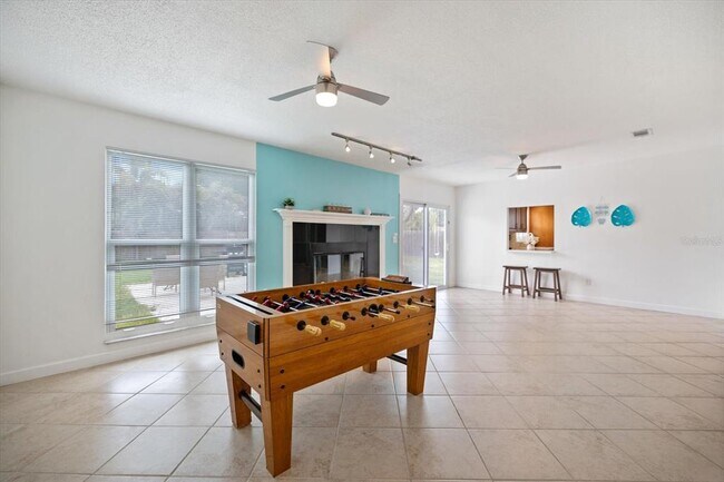 Building Photo - 818 Plum Tree Ln