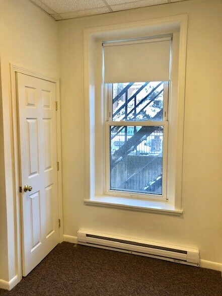 Building Photo - 1079 Beacon St