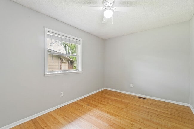 Building Photo - 2119 N 55th Pl