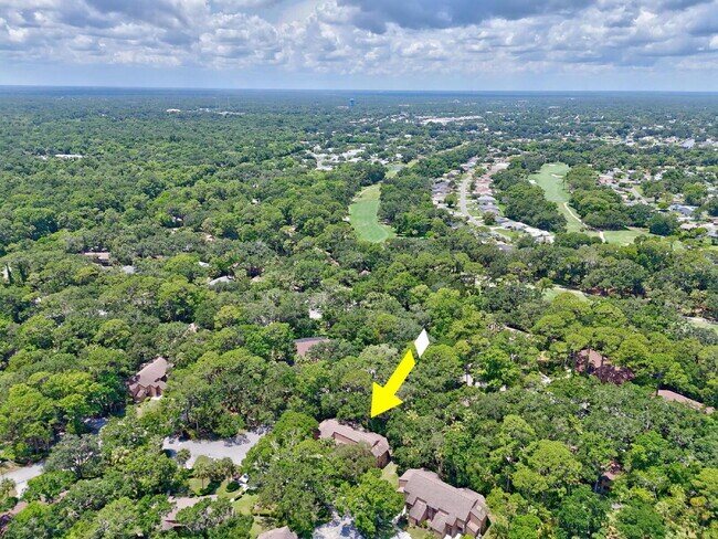 Building Photo - The Fairways
