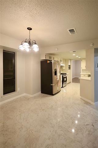 Building Photo - 905 Pine Tree Ln