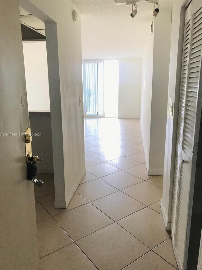 Building Photo - 16950 W Dixie Hwy