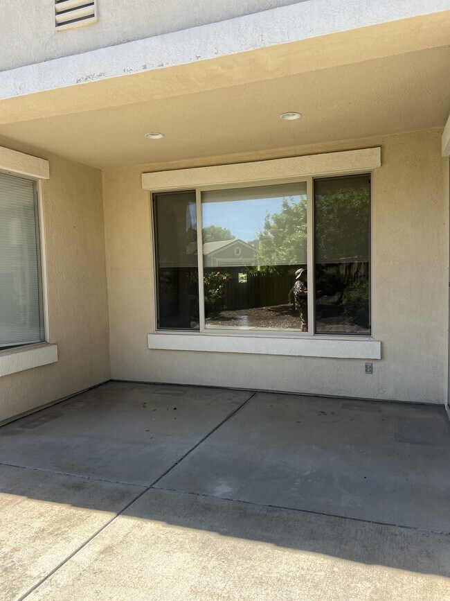 Building Photo - 1205 Shadow Glen Ln
