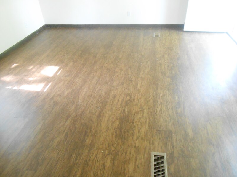 Building Photo - 24898 Lakewood Dr