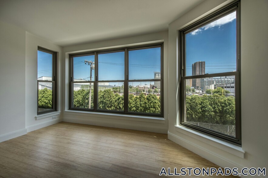 Building Photo - 40 Malvern St