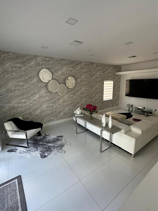 Building Photo - 1607 SW 157th Ave