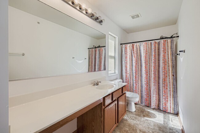 Building Photo - 4579 Half Moon Dr