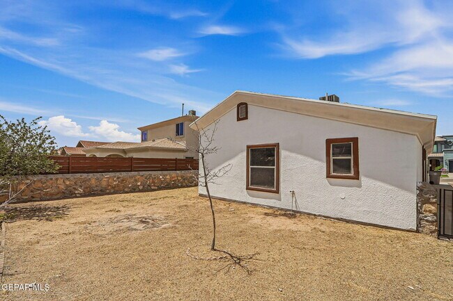 Building Photo - 14214 Silver Point Ave
