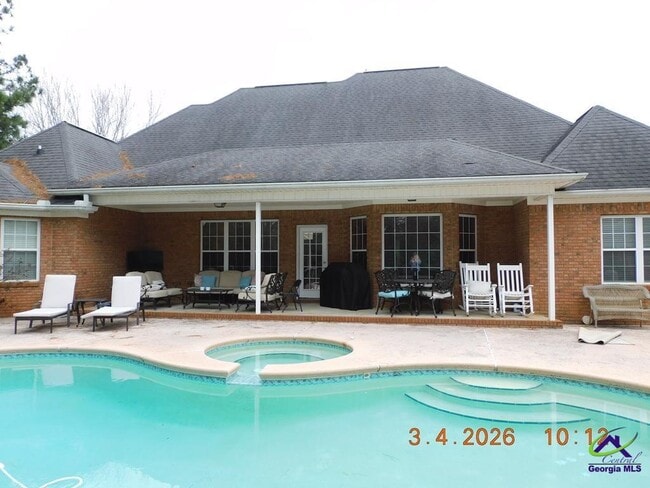 Building Photo - 214 Spanish Trail