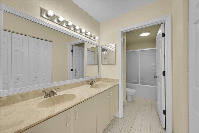 Building Photo - 5642 NW 118th Dr