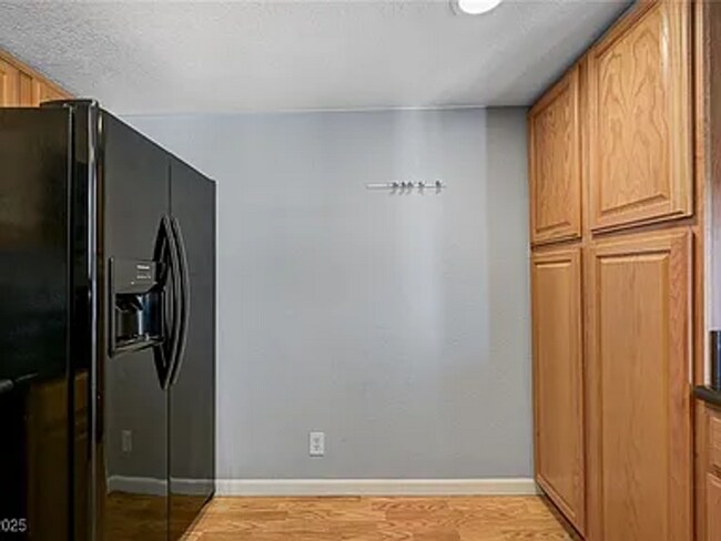 Building Photo - Enjoy resort-style living in this 2 Bed 2 Bath Condo with Stunning Strip Views in the Wimbledon C...