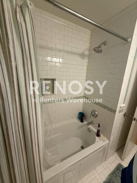 Building Photo - 1543 Knob Hill Dr NE