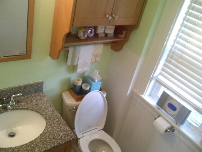 Building Photo - 1133 Beacon St