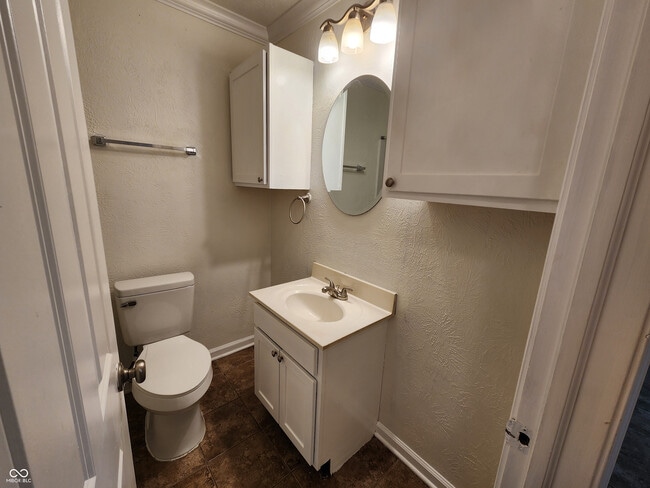 Building Photo - 4301 Cottage Ave