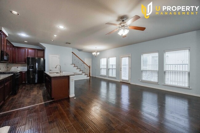 Building Photo - LUXURY TOWNHOME IN CRAIG RANCH COMMUNITY