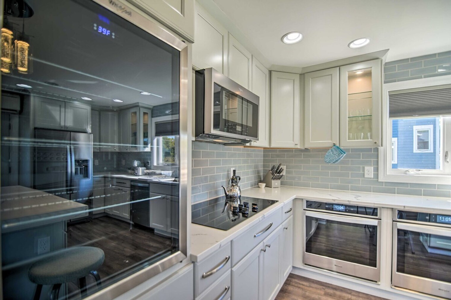 Building Photo - 2712 Shorewood Dr