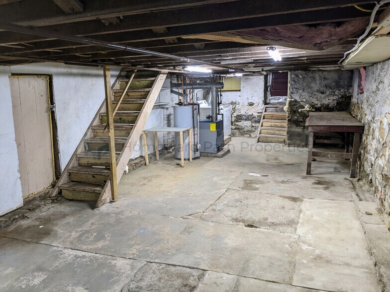 Building Photo - 749 Roberts Ct
