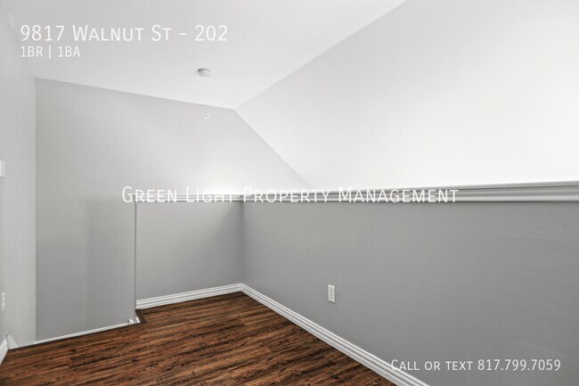 Building Photo - 9817 Walnut St